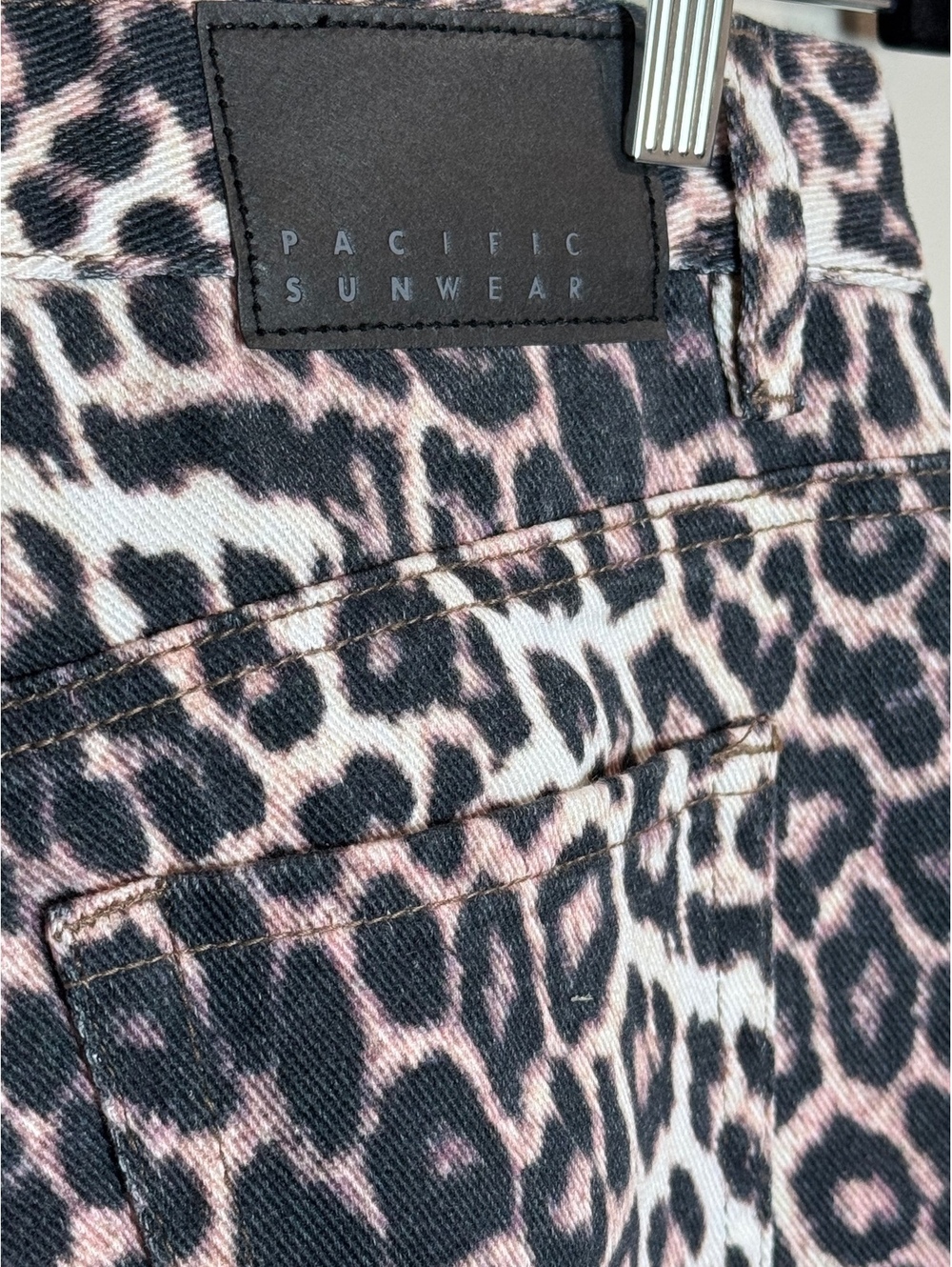 PACSUN Casey Low Rise Baggy Wide Leg Leopard denim SZ 25 Y2K INDIE SLEAZE - Picture 7 of 7
